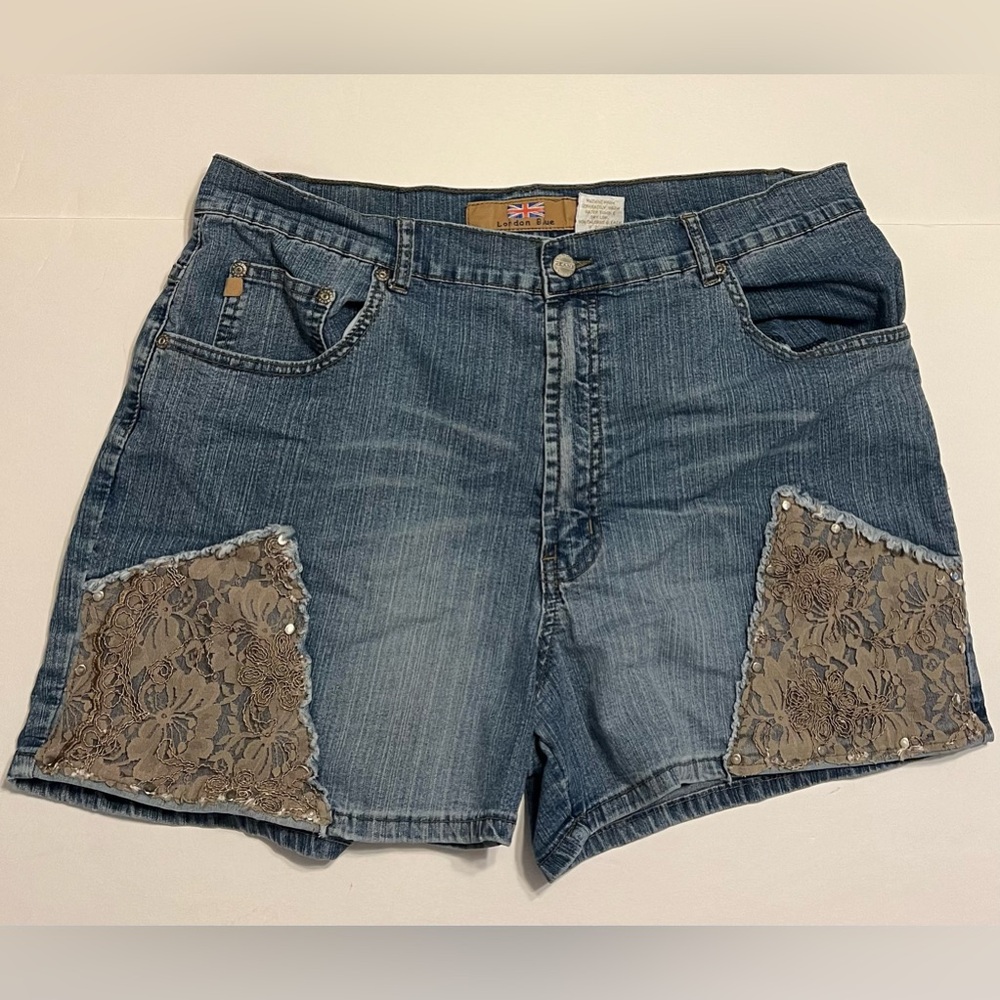 London Blue Womens 3.5 Inch Inseam Denim Shorts With Lace Detail Size 19/20